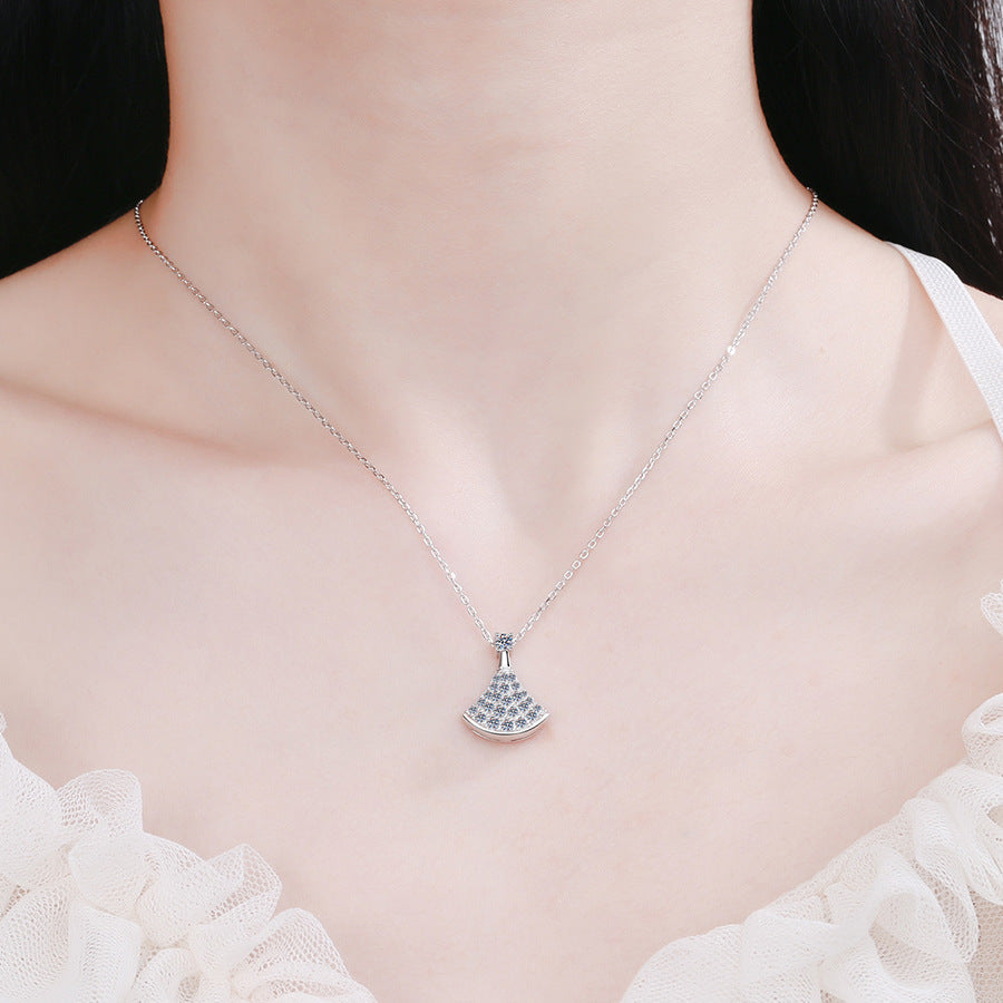[Peak]ELEGANT FAN-SHAPED MOISSANITE PENDANT NECKLACE