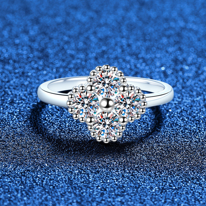 [Peak]ELEGANT FOUR-LEAF CLOVER MOISSANITE RING