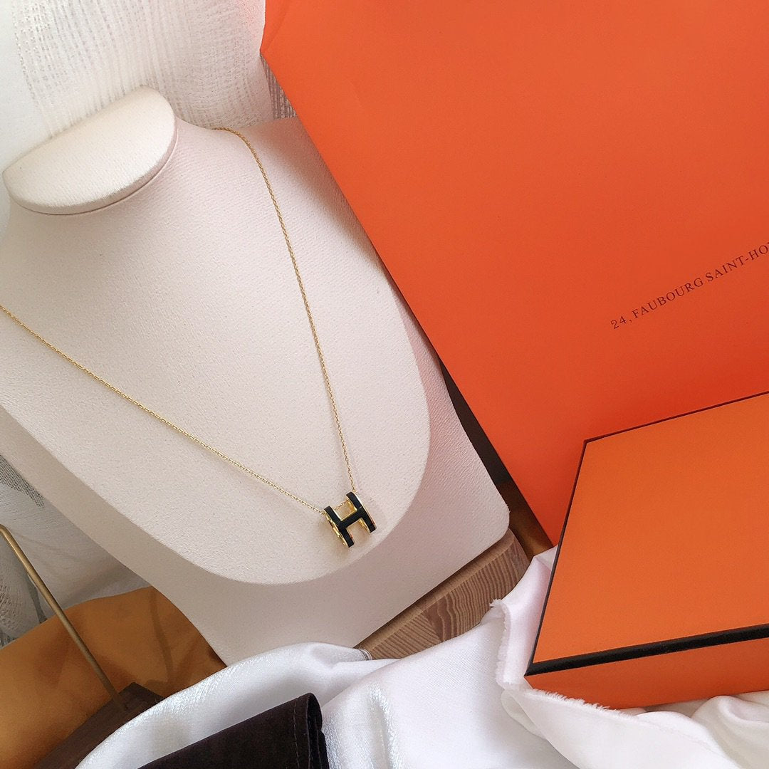 [Peak]HM CLIC BLACK ENAMEL GOLD NECKLACE