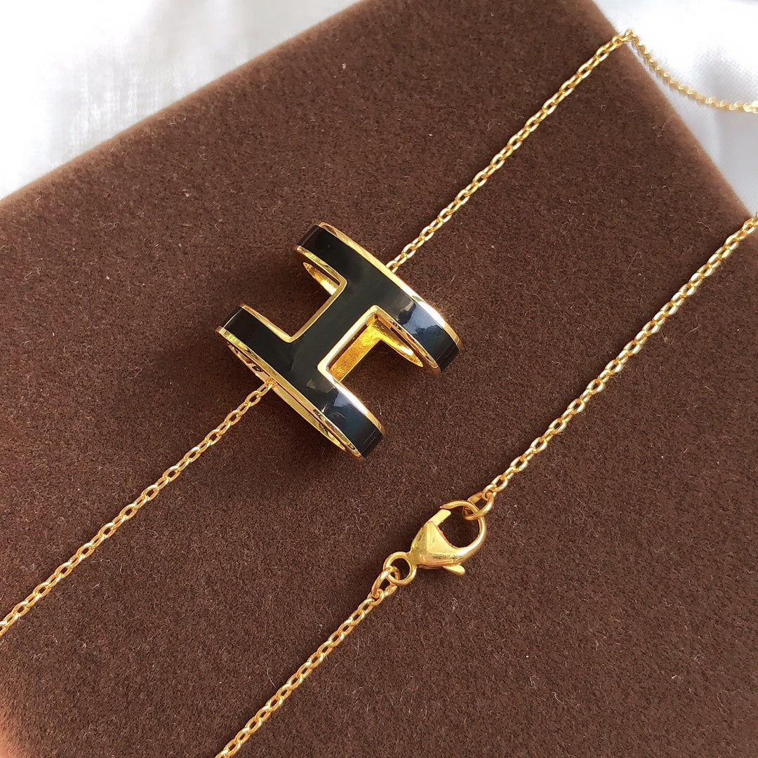 [Peak]HM CLIC BLACK ENAMEL GOLD NECKLACE