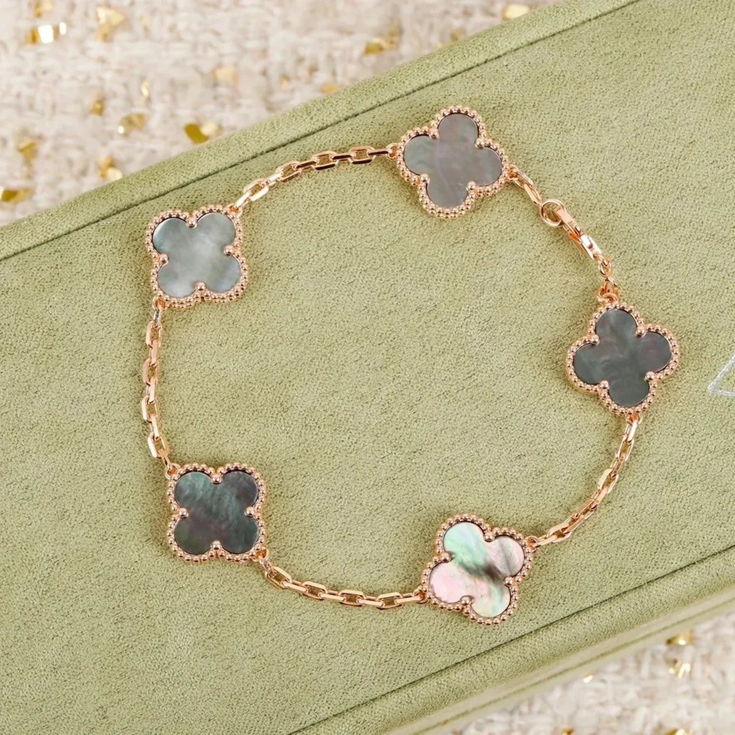 [Peak]LUCKY CLOVER 5-MOTIF BRACELET - GREY MOTHER-OF-PEARL COLLECTION
