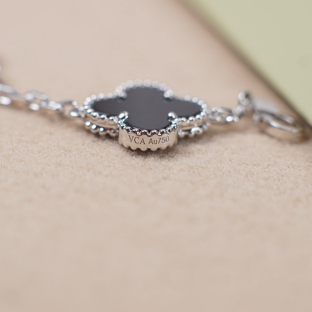 [Peak]LUCKY CLOVER 5-MOTIF BRACELET - BLACK OXNY COLLECTION