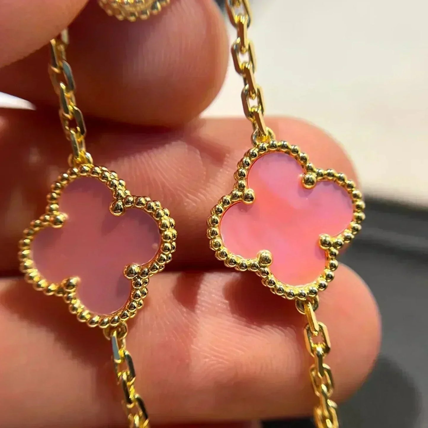 [Peak]LUCKY CLOVER 5-MOTIF BRACELET - PINK MOTHER-OF-PEARL COLLECTION