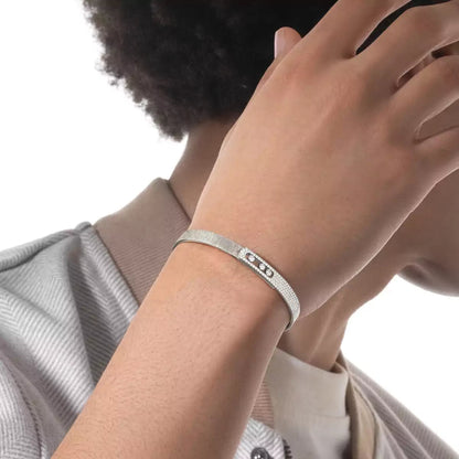 [Peak]MOVE NOA CISELÉ HALF-PAVÉ DIAMOND BANGLE BRACELET