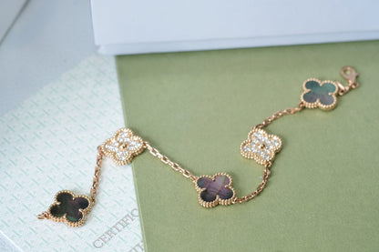[Peak]LUCKY CLOVER 5-MOTIF BRACELET - GREY MOTHER-OF-PEARL COLLECTION